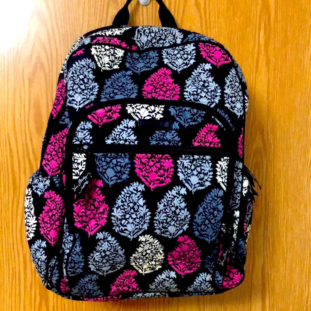 VERA BRADLEY BACKPACK-like new condition